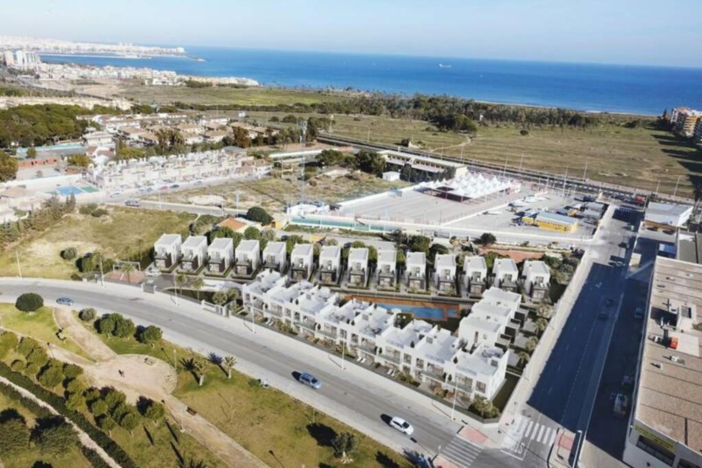 Sun Terrace Apartment 托雷维耶哈 外观 照片